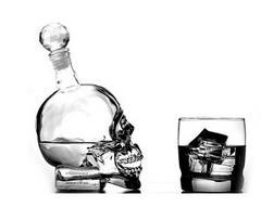 Whiskey Whisky Totenkopf Behälter